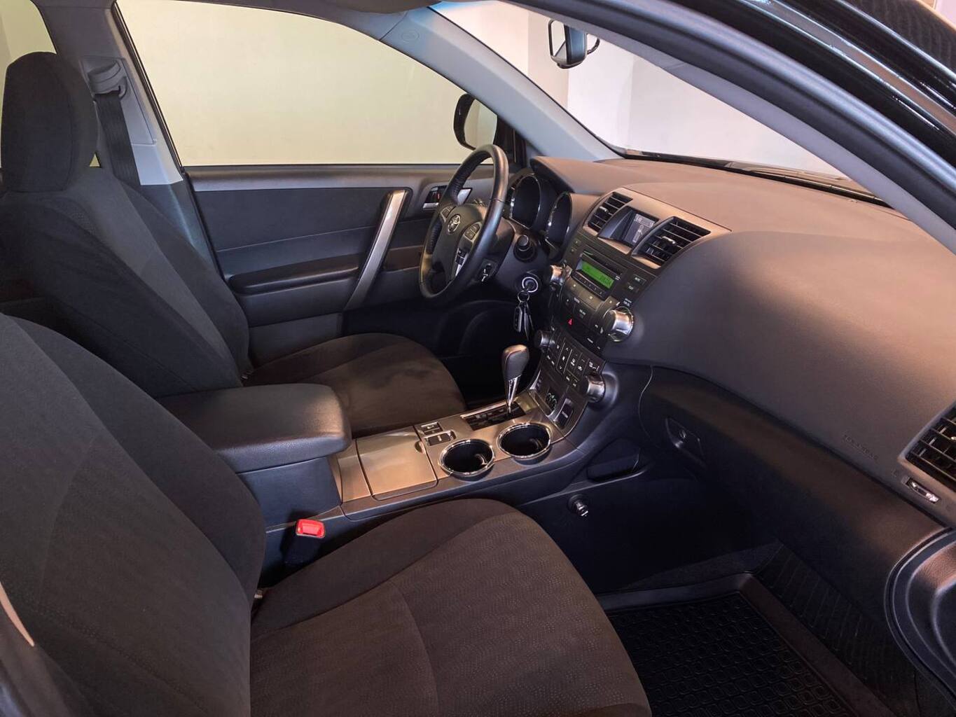 TOYOTA HIGHLANDER
