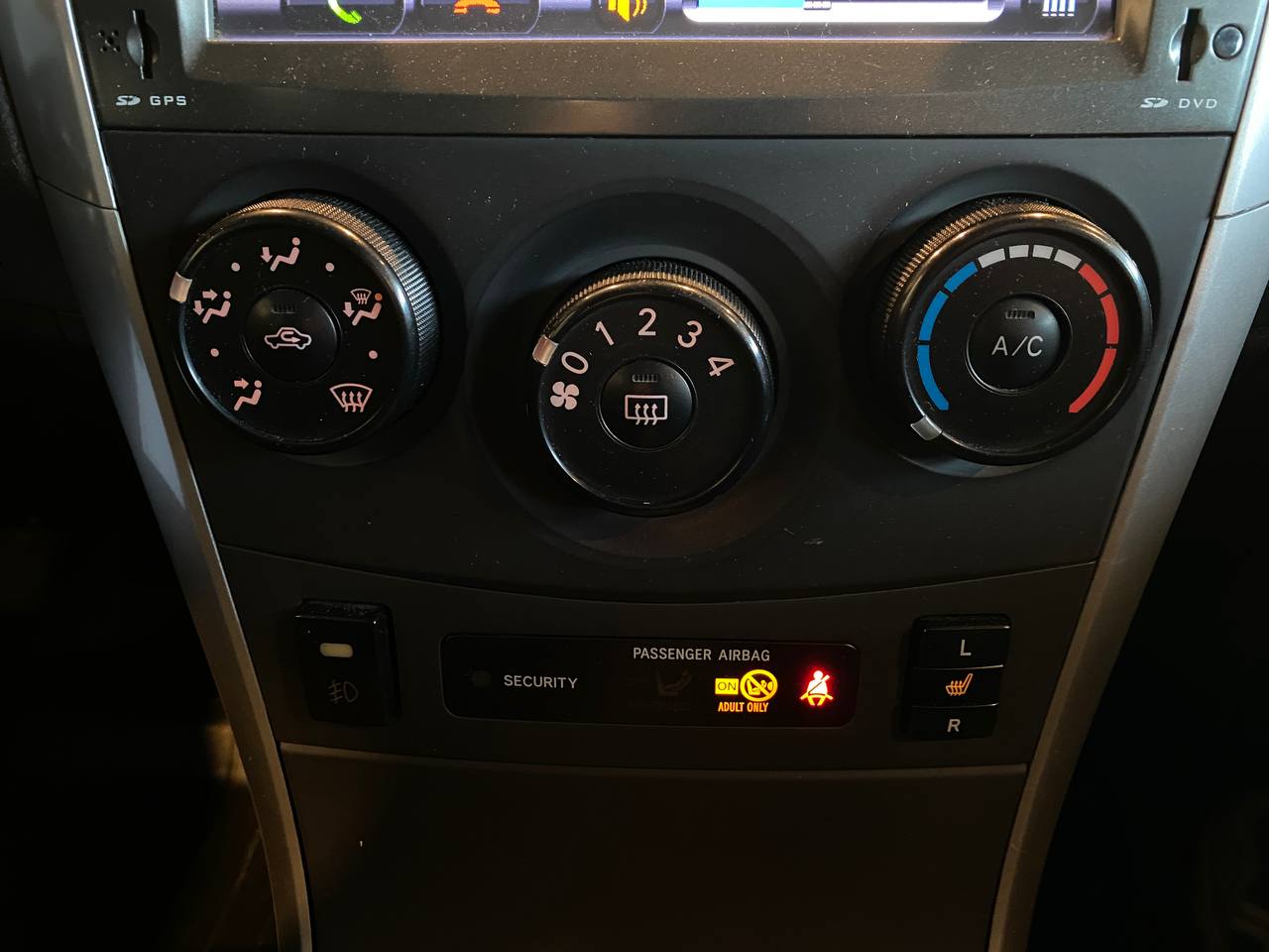TOYOTA COROLLA