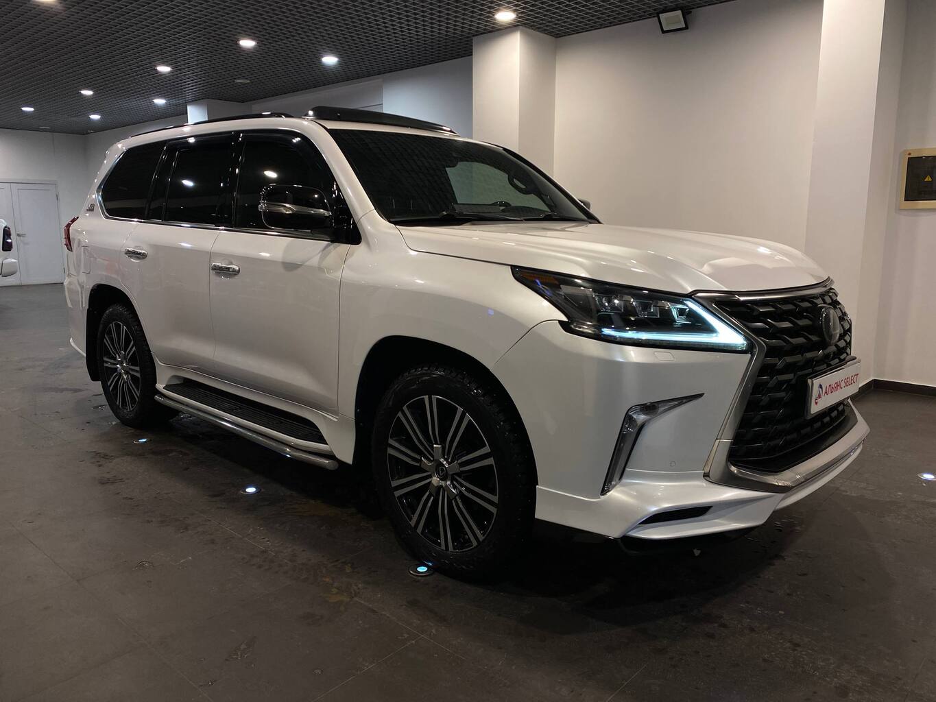 LEXUS LX570