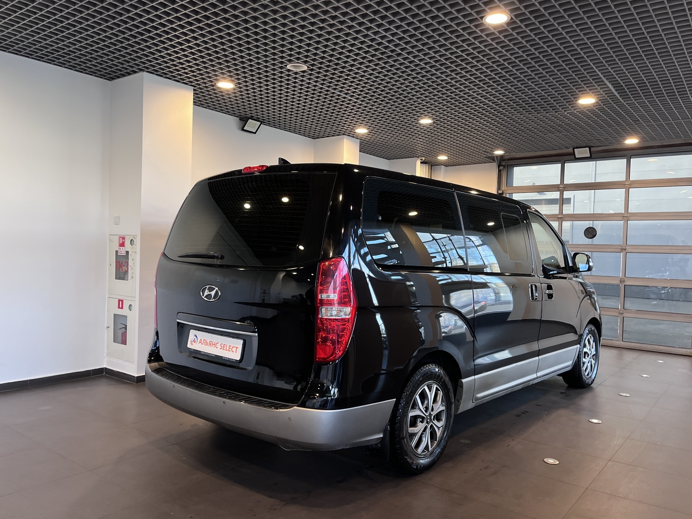 HYUNDAI H1