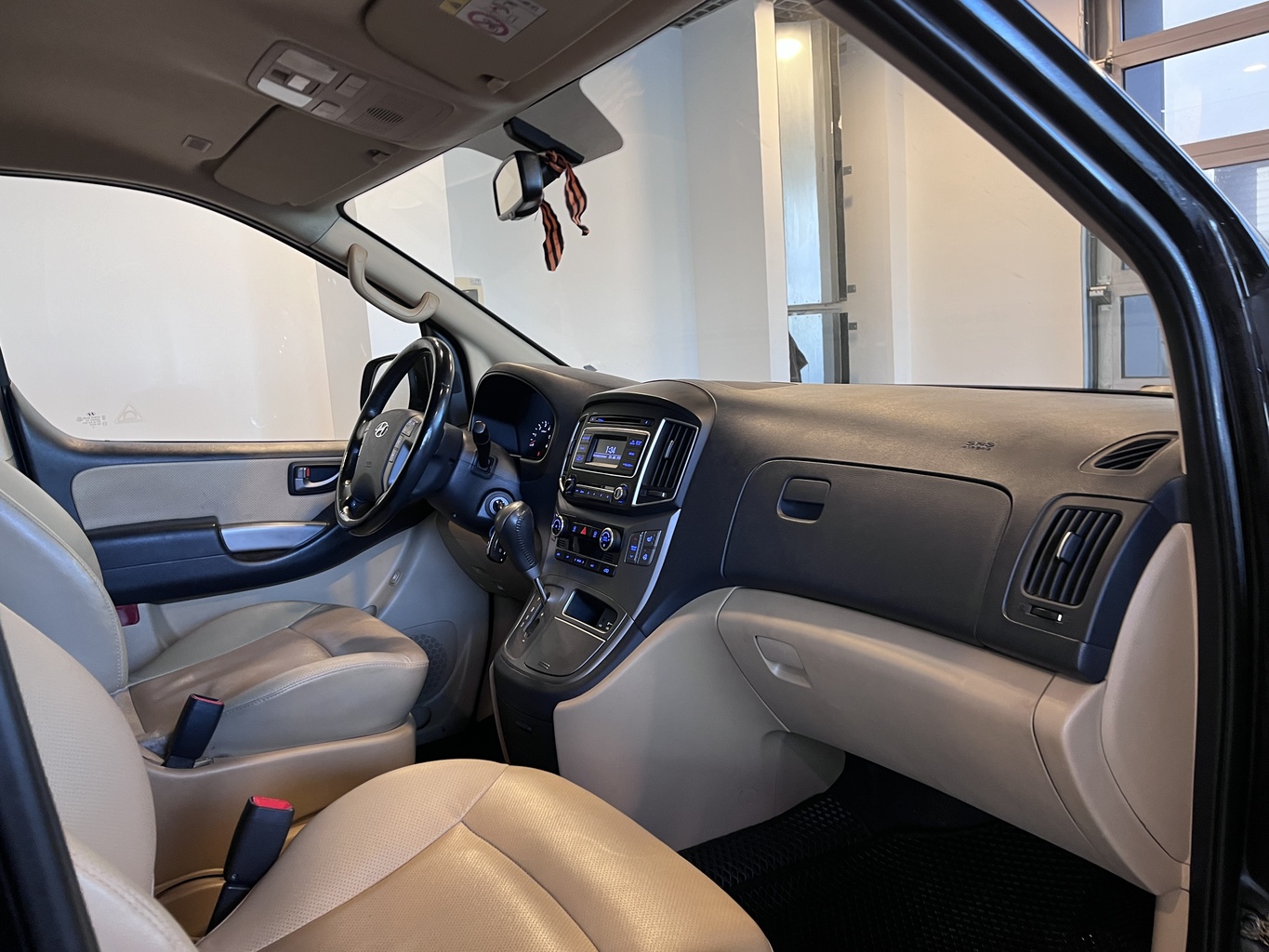 HYUNDAI H1