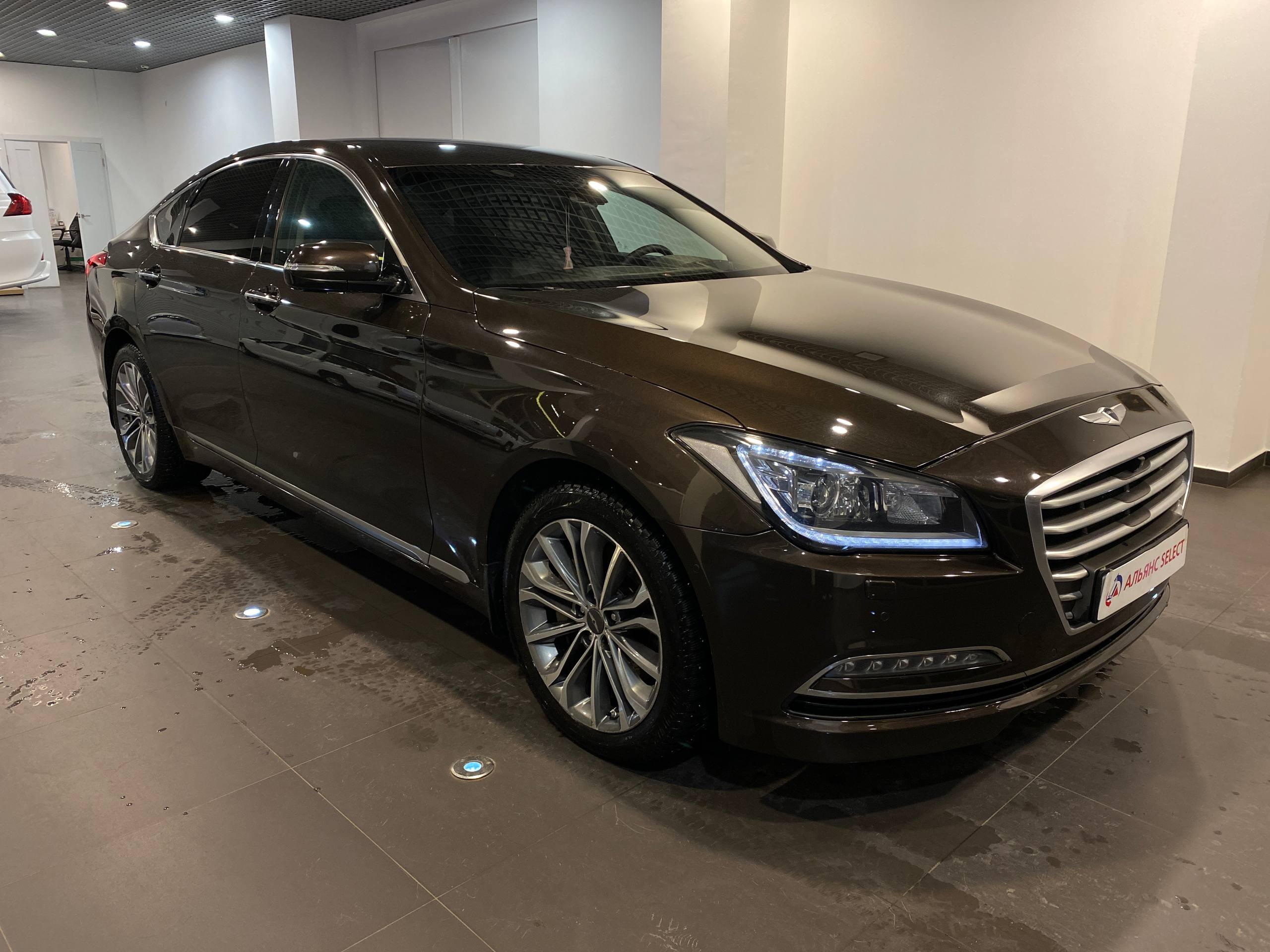 HYUNDAI GENESIS