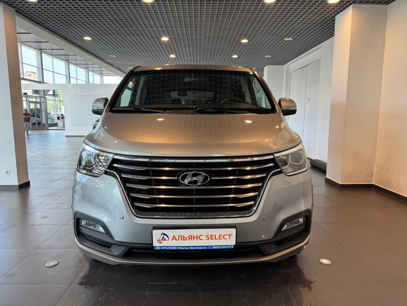 HYUNDAI GRAND STAREX
