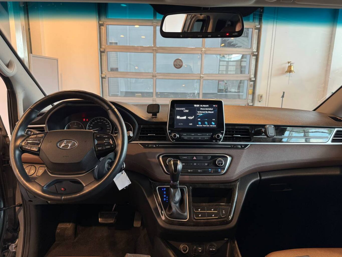 HYUNDAI GRAND STAREX
