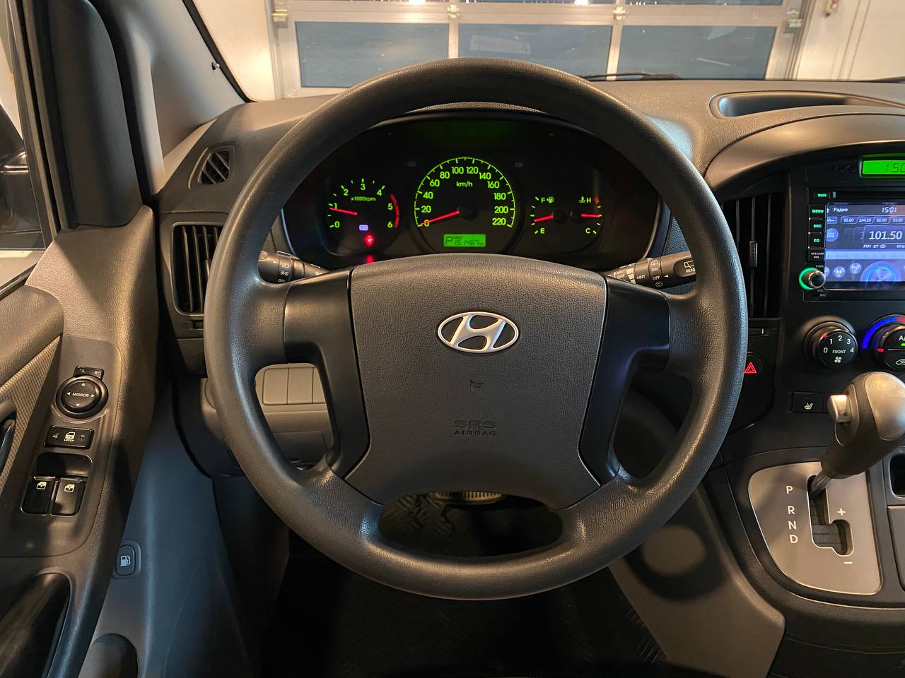 HYUNDAI GRAND STAREX