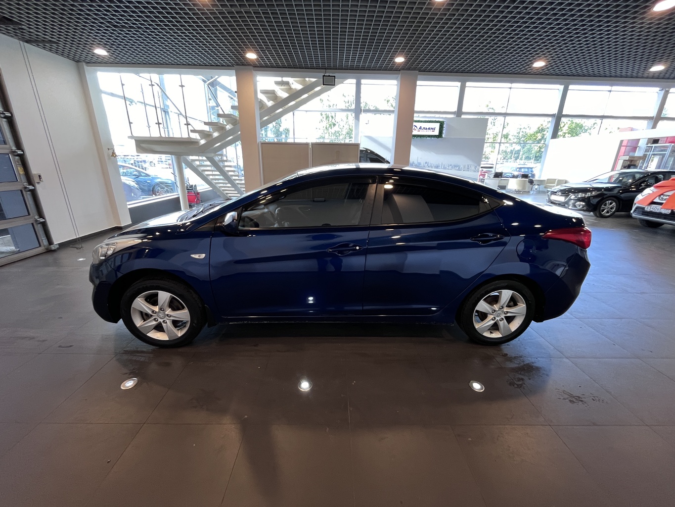 HYUNDAI ELANTRA