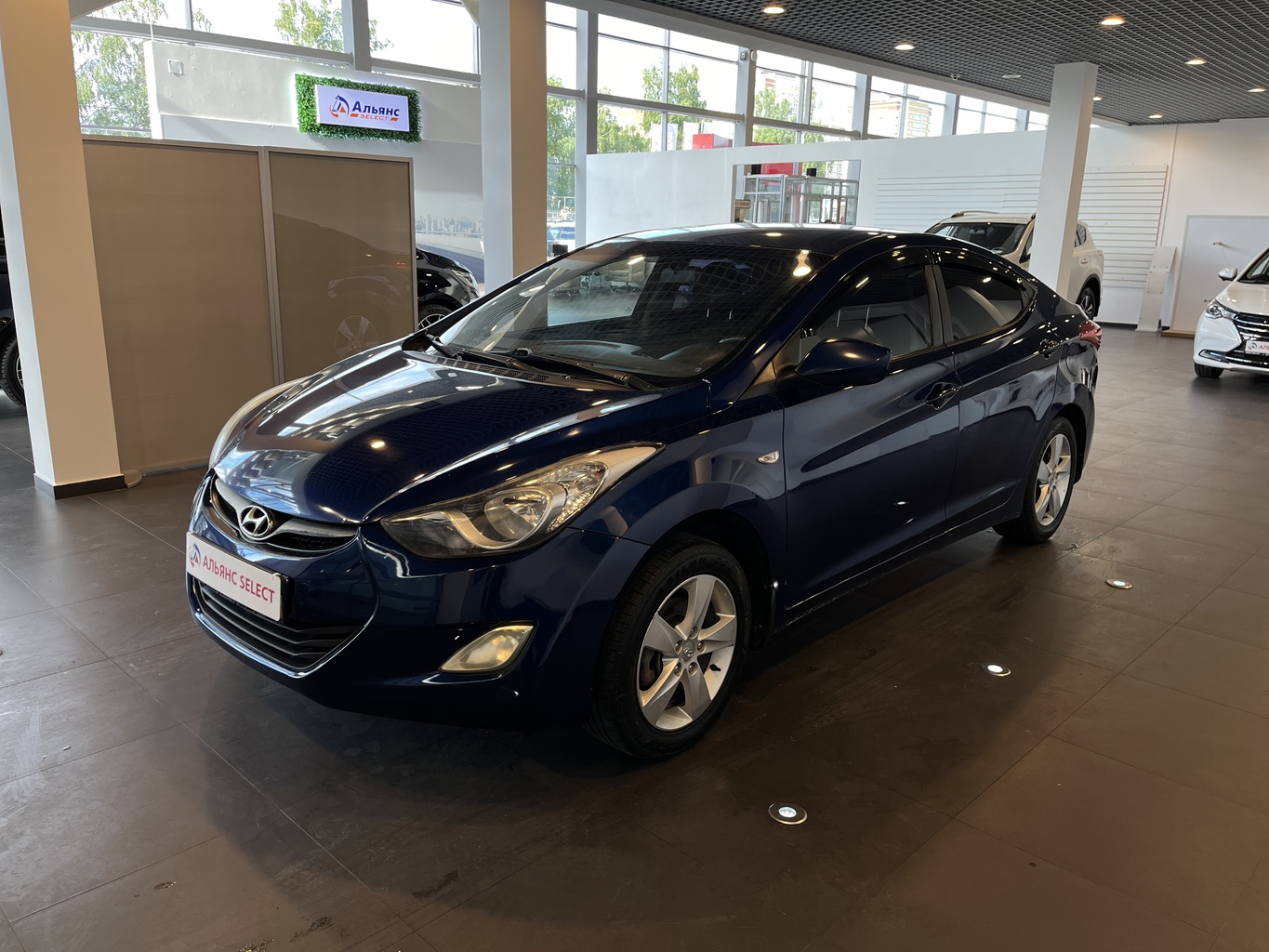 HYUNDAI ELANTRA
