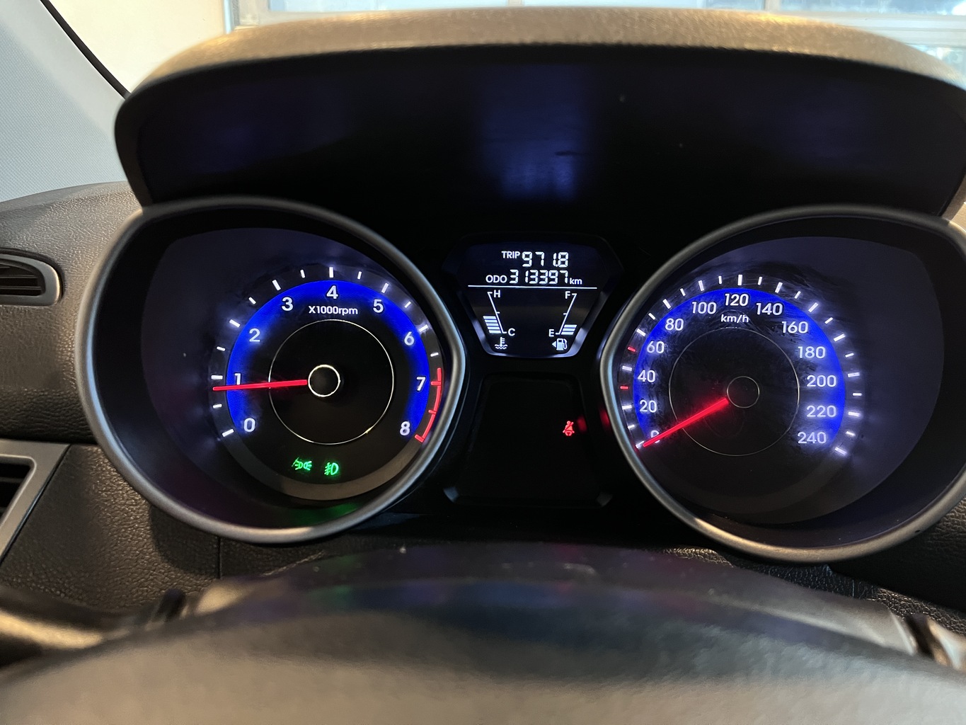 HYUNDAI ELANTRA