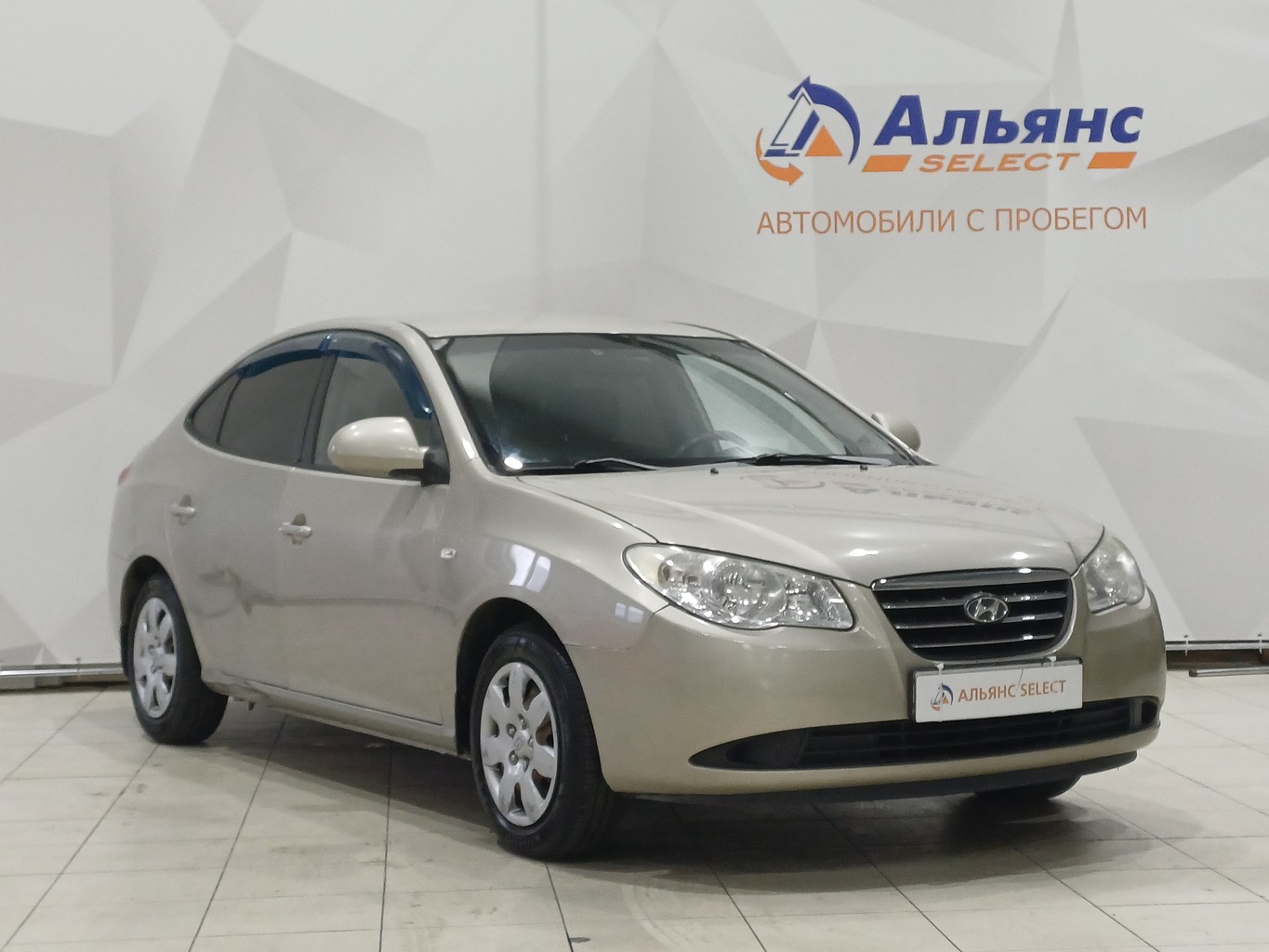 HYUNDAI ELANTRA