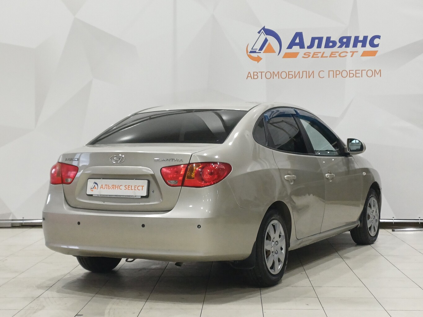 HYUNDAI ELANTRA