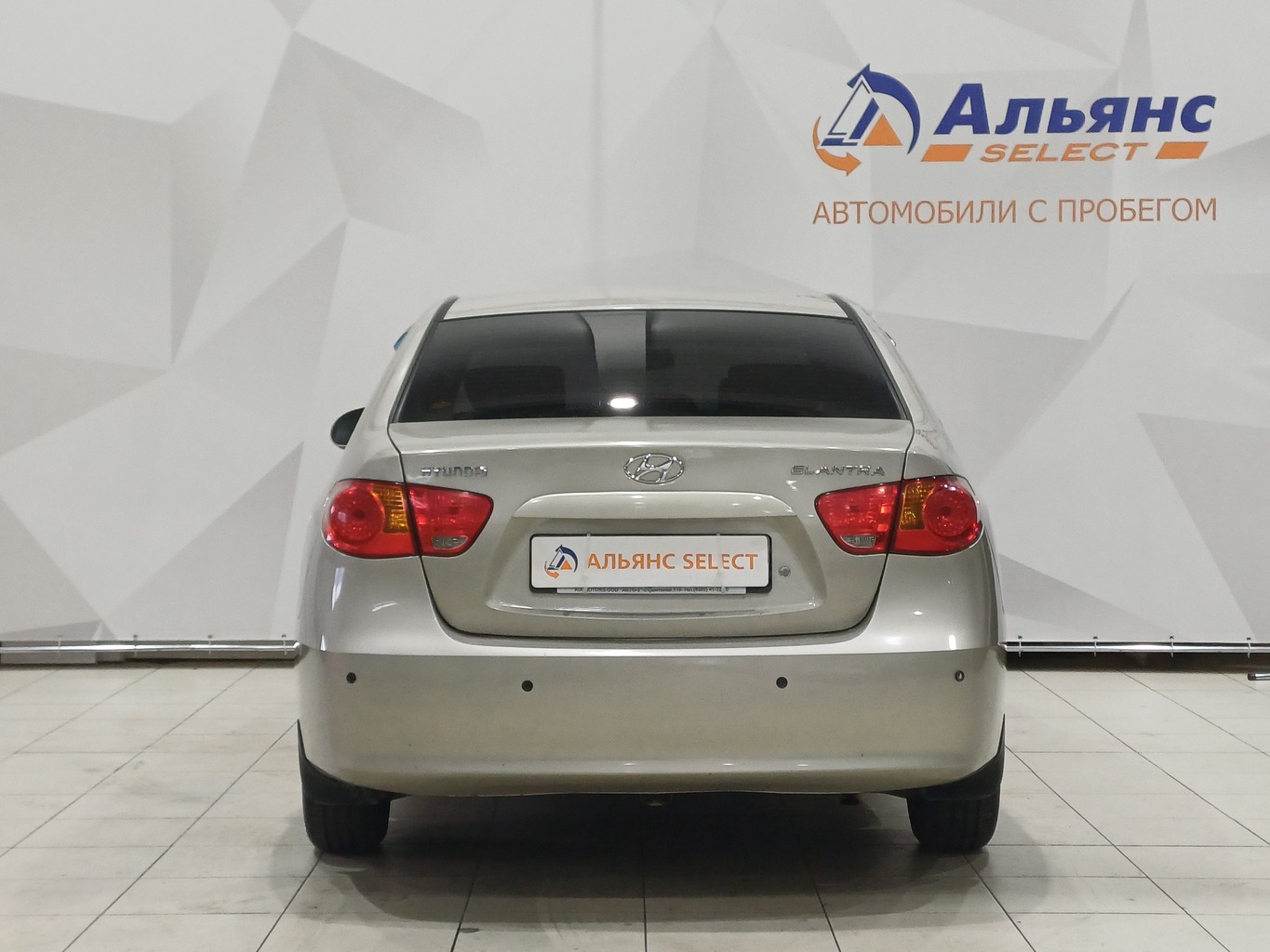HYUNDAI ELANTRA