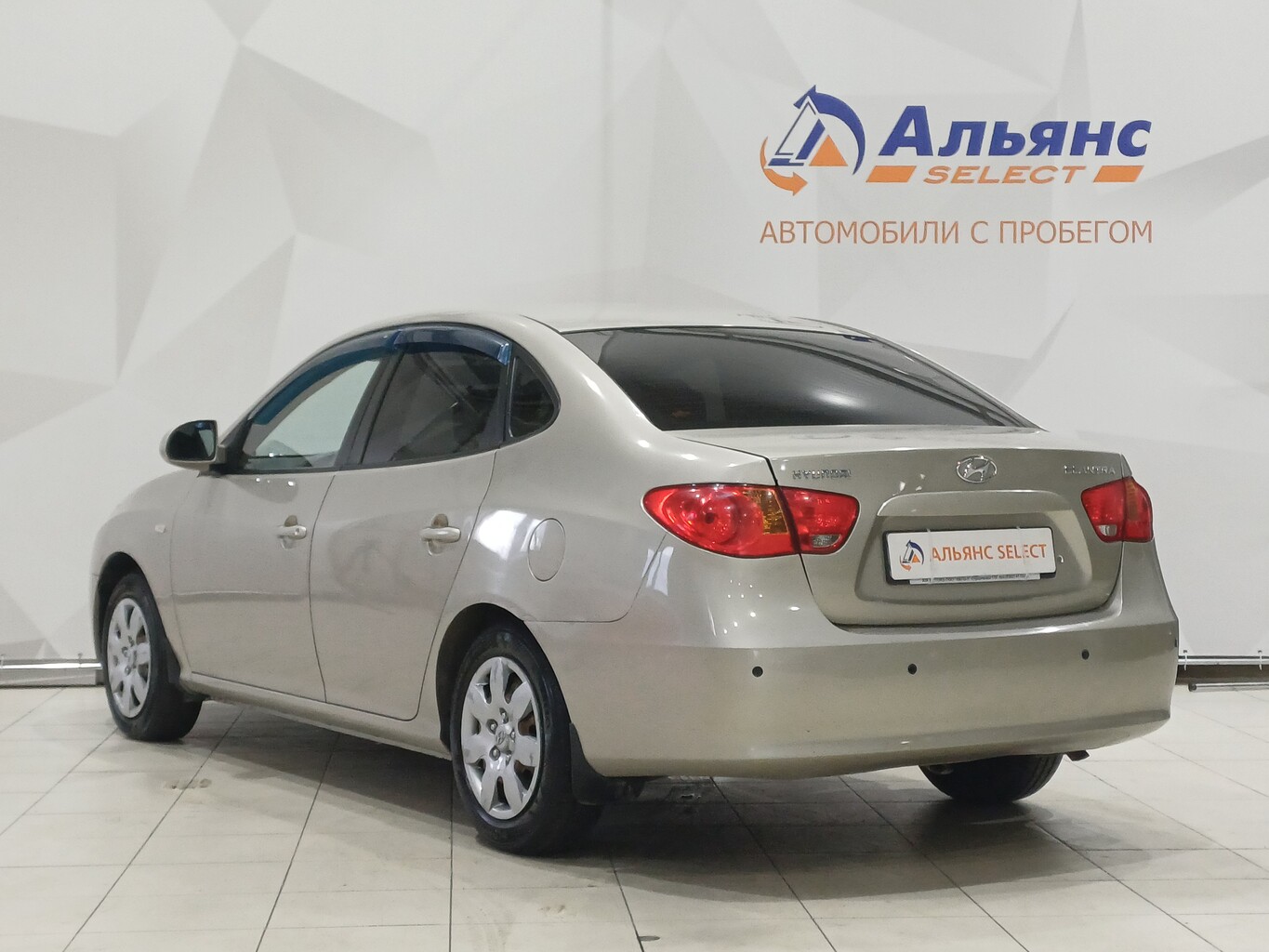 HYUNDAI ELANTRA