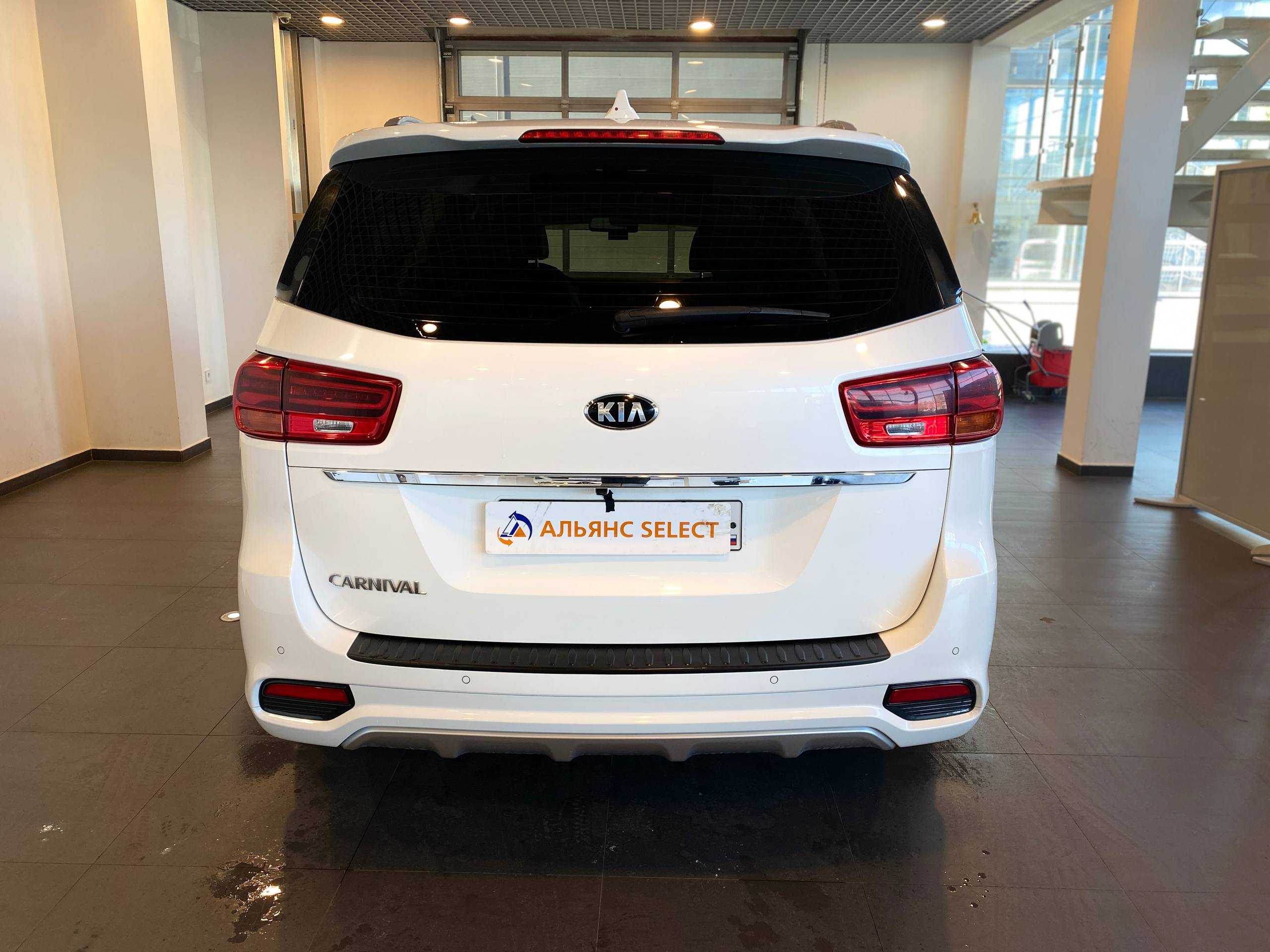KIA CARNIVAL
