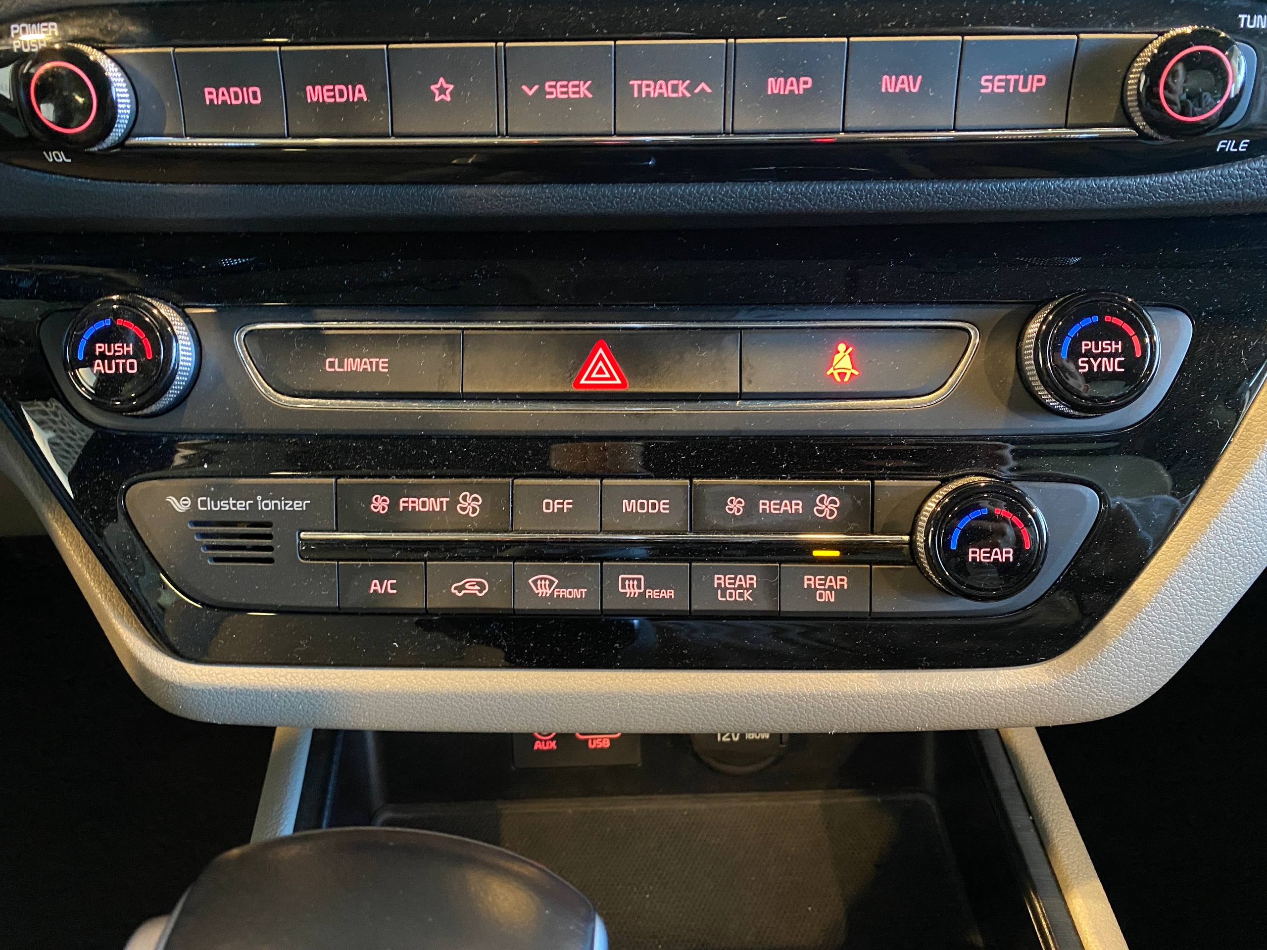 KIA CARNIVAL