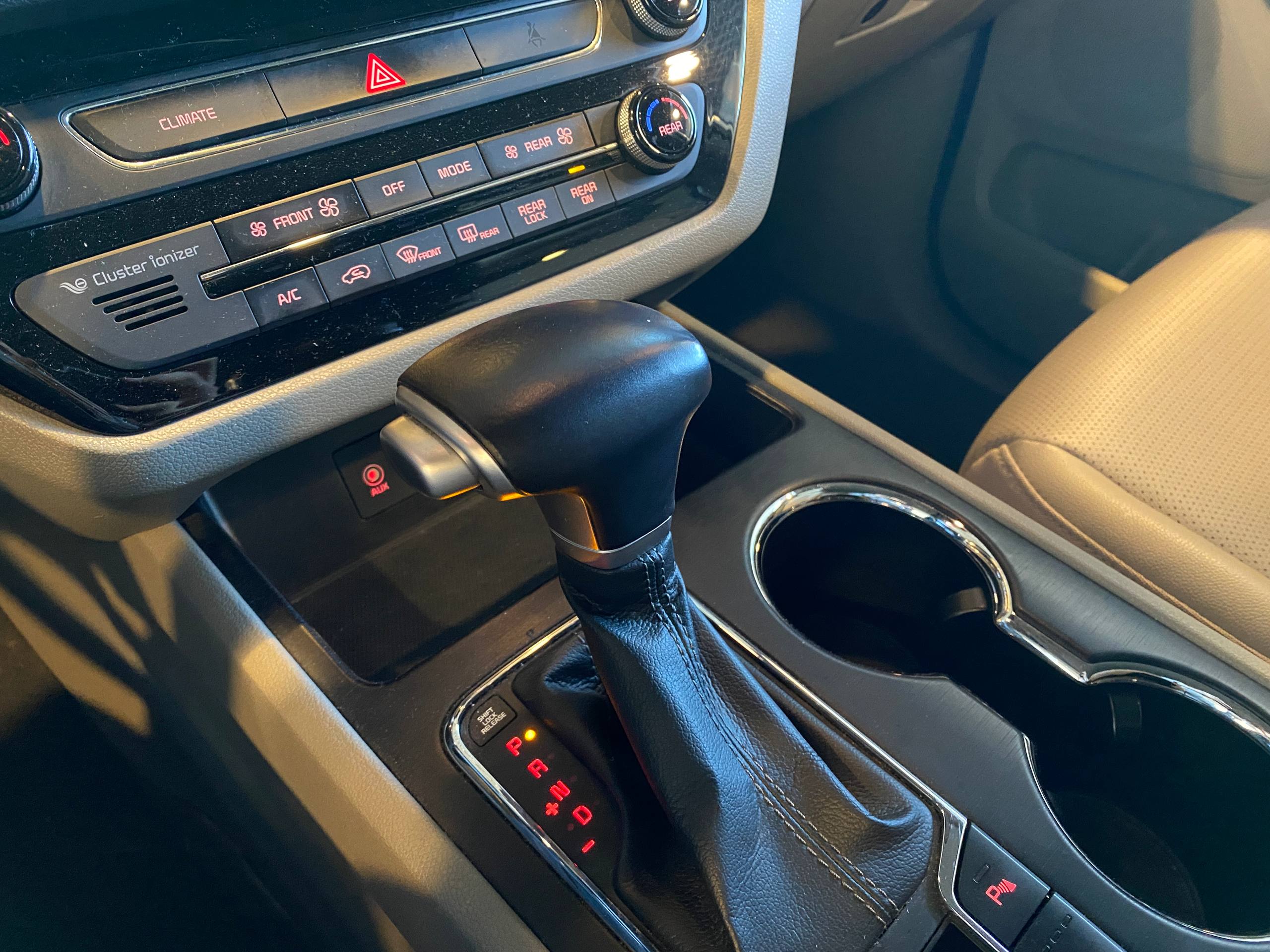 KIA CARNIVAL
