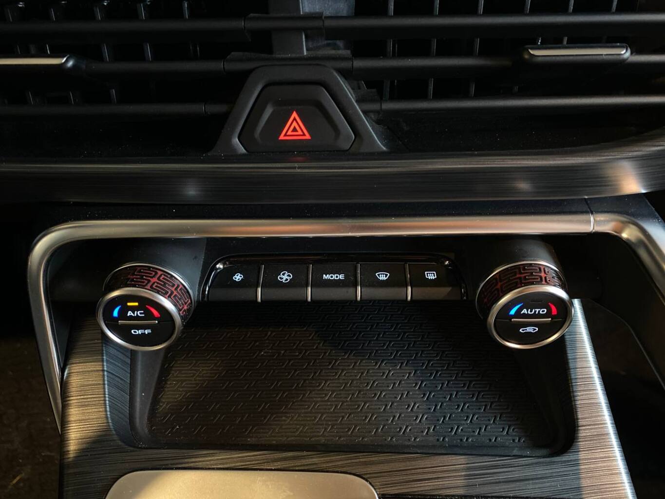 GEELY TUGELLA J1-FL
