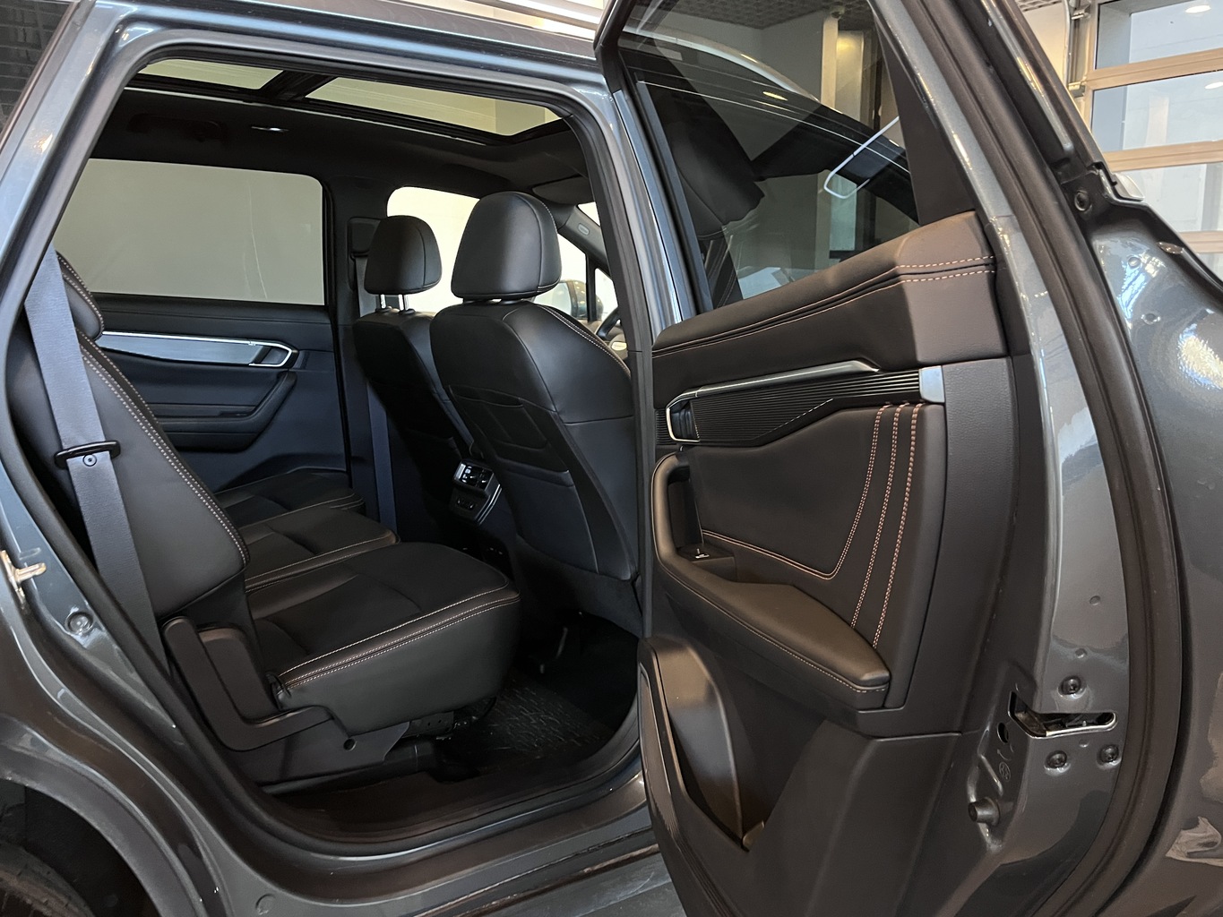 GEELY OKAVANGO (VX11)
