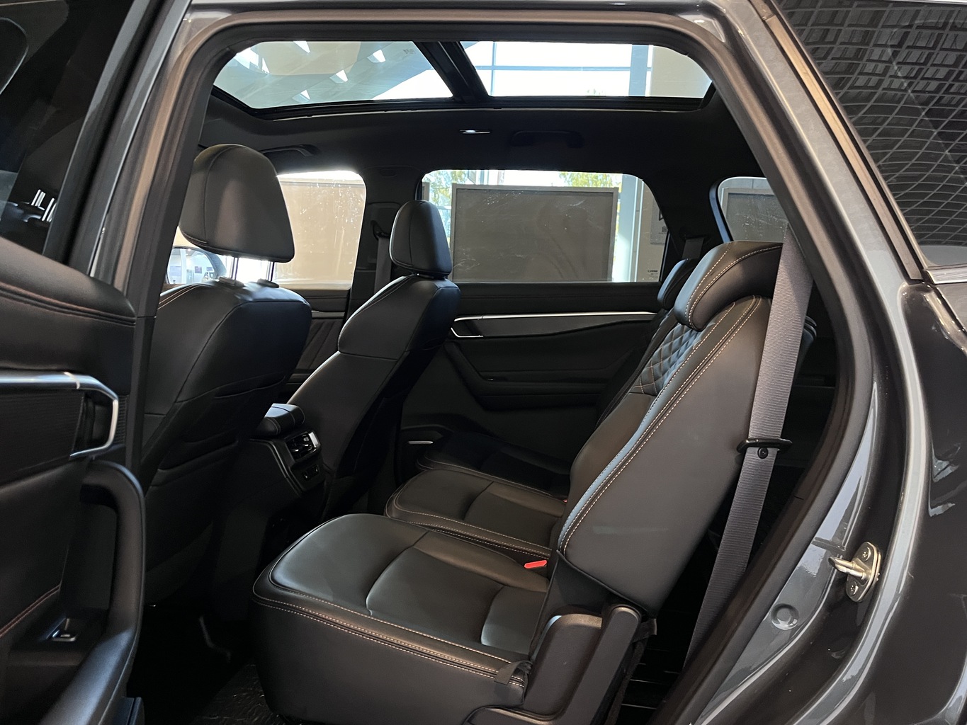 GEELY OKAVANGO (VX11)