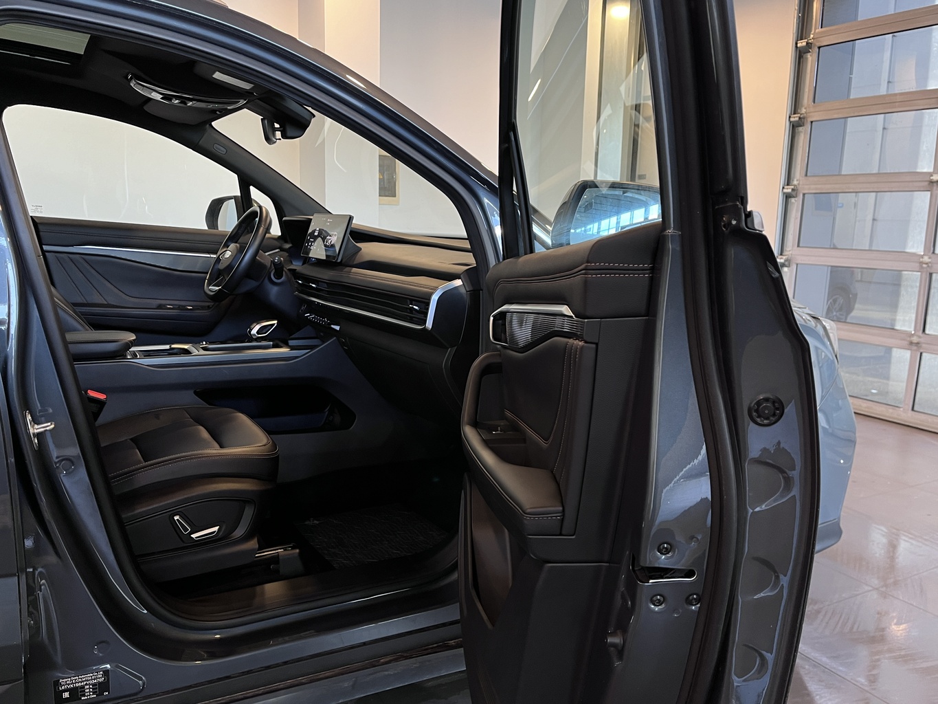 GEELY OKAVANGO (VX11)
