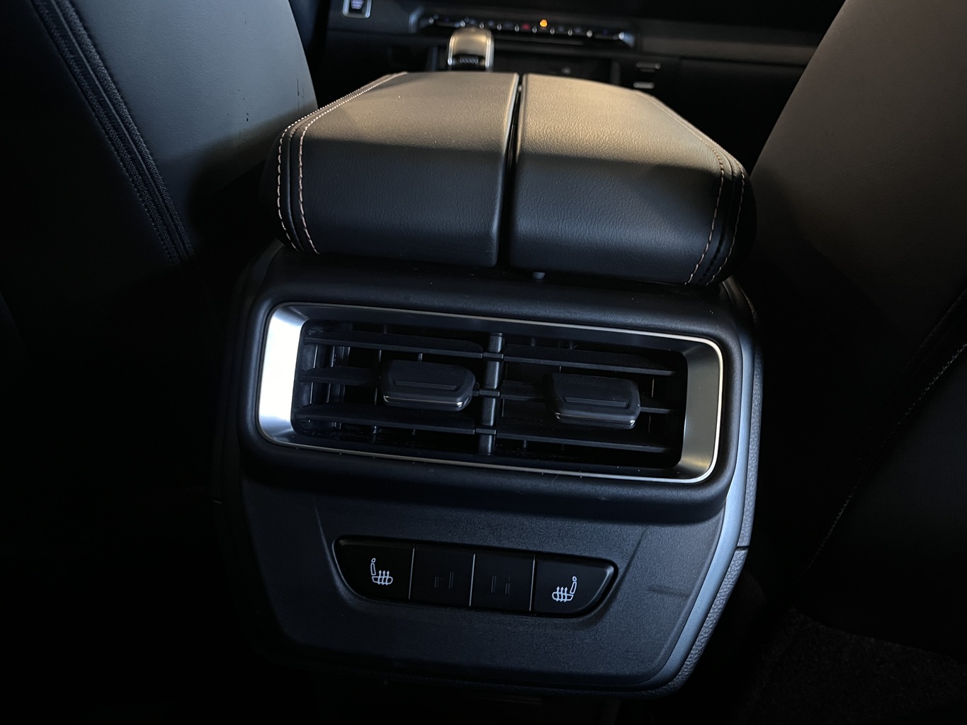 GEELY OKAVANGO (VX11)