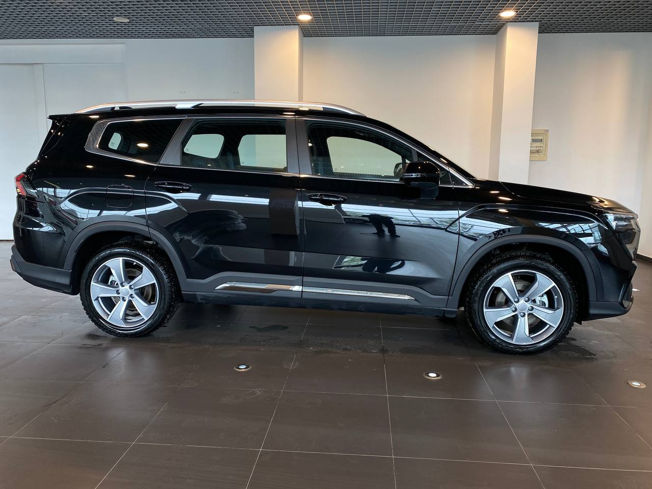 GEELY OKAVANGO (VX11)