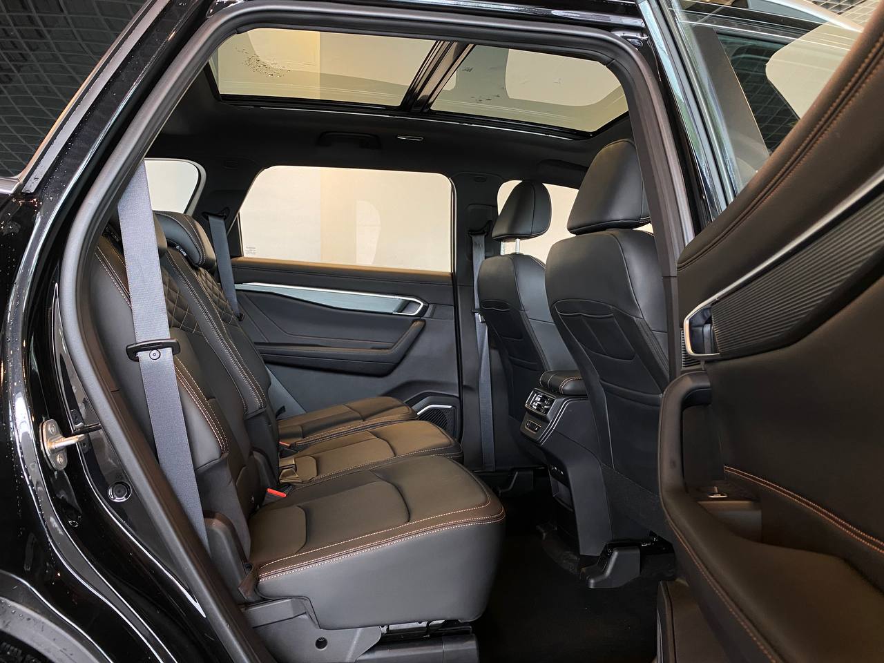 GEELY OKAVANGO (VX11)