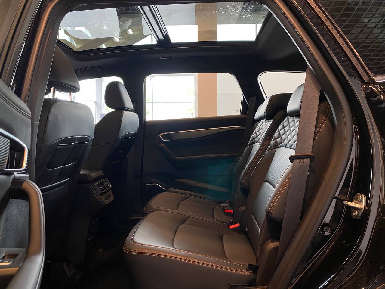 GEELY OKAVANGO (VX11)