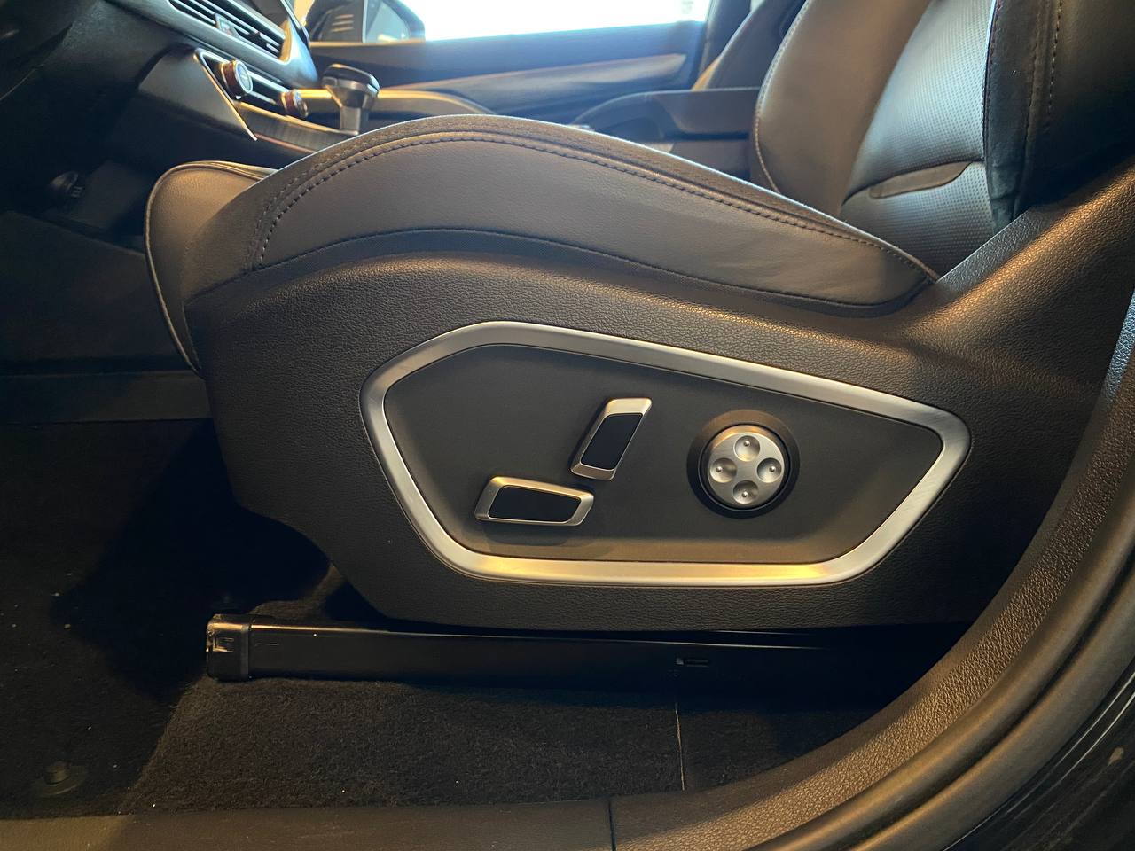 GEELY TUGELLA J1-FL