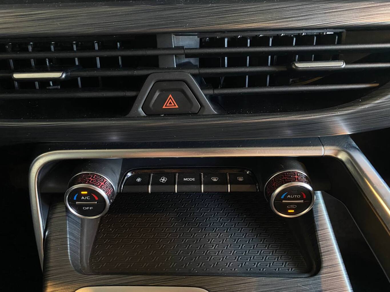 GEELY TUGELLA