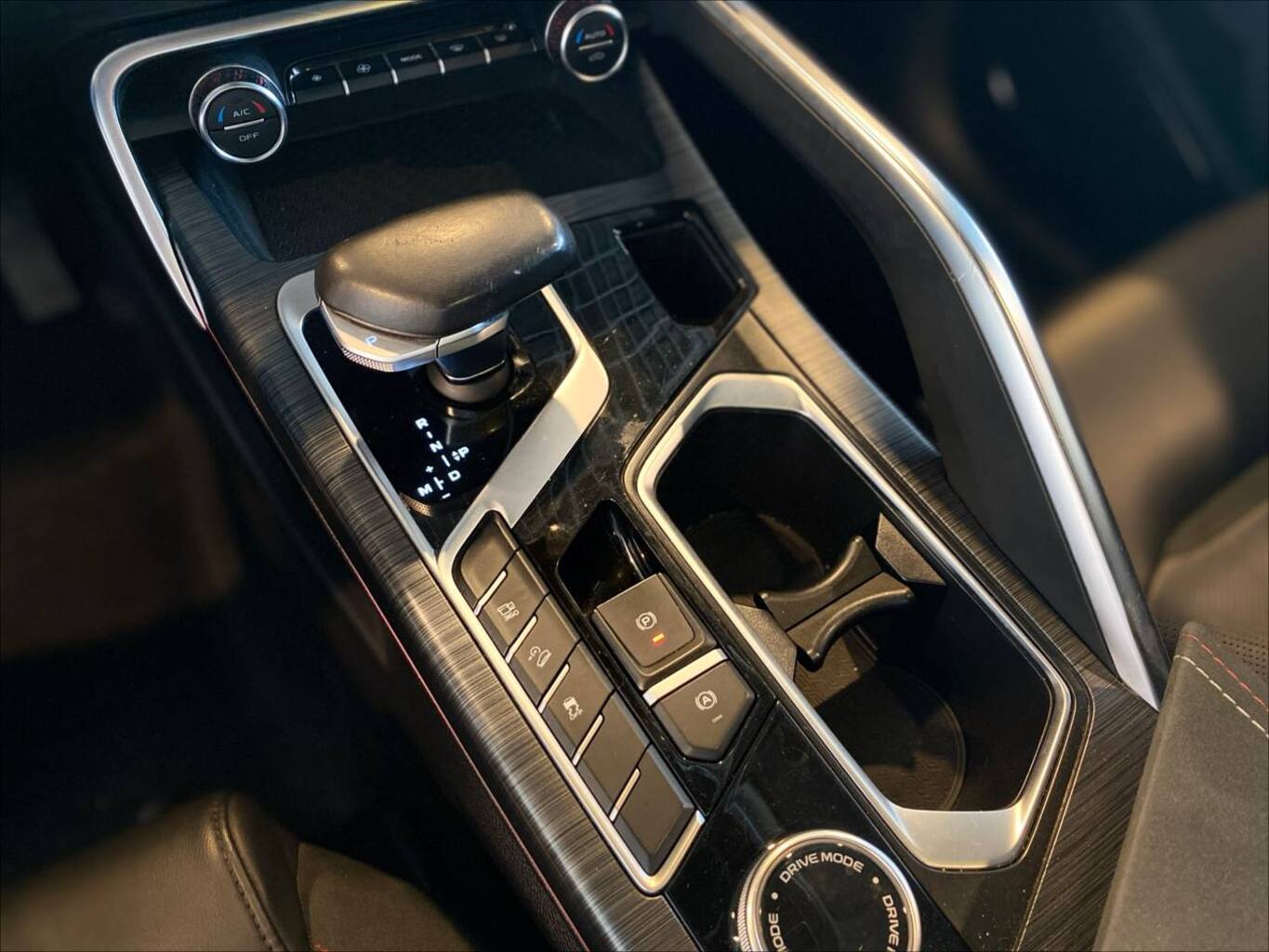 GEELY TUGELLA