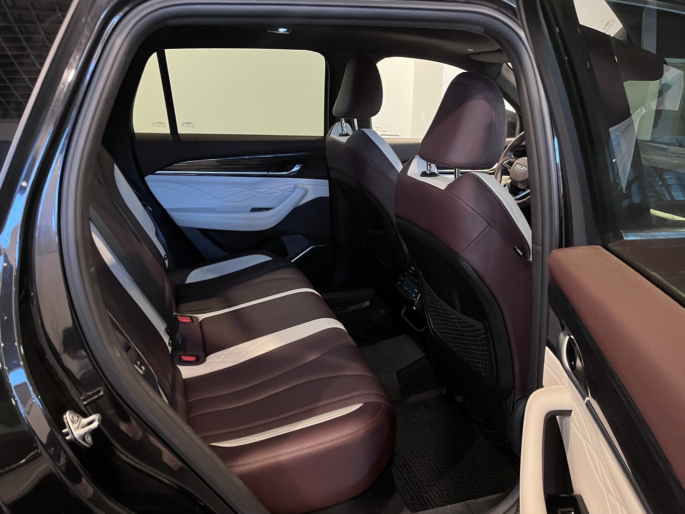 GEELY MONJARO (KX11)
