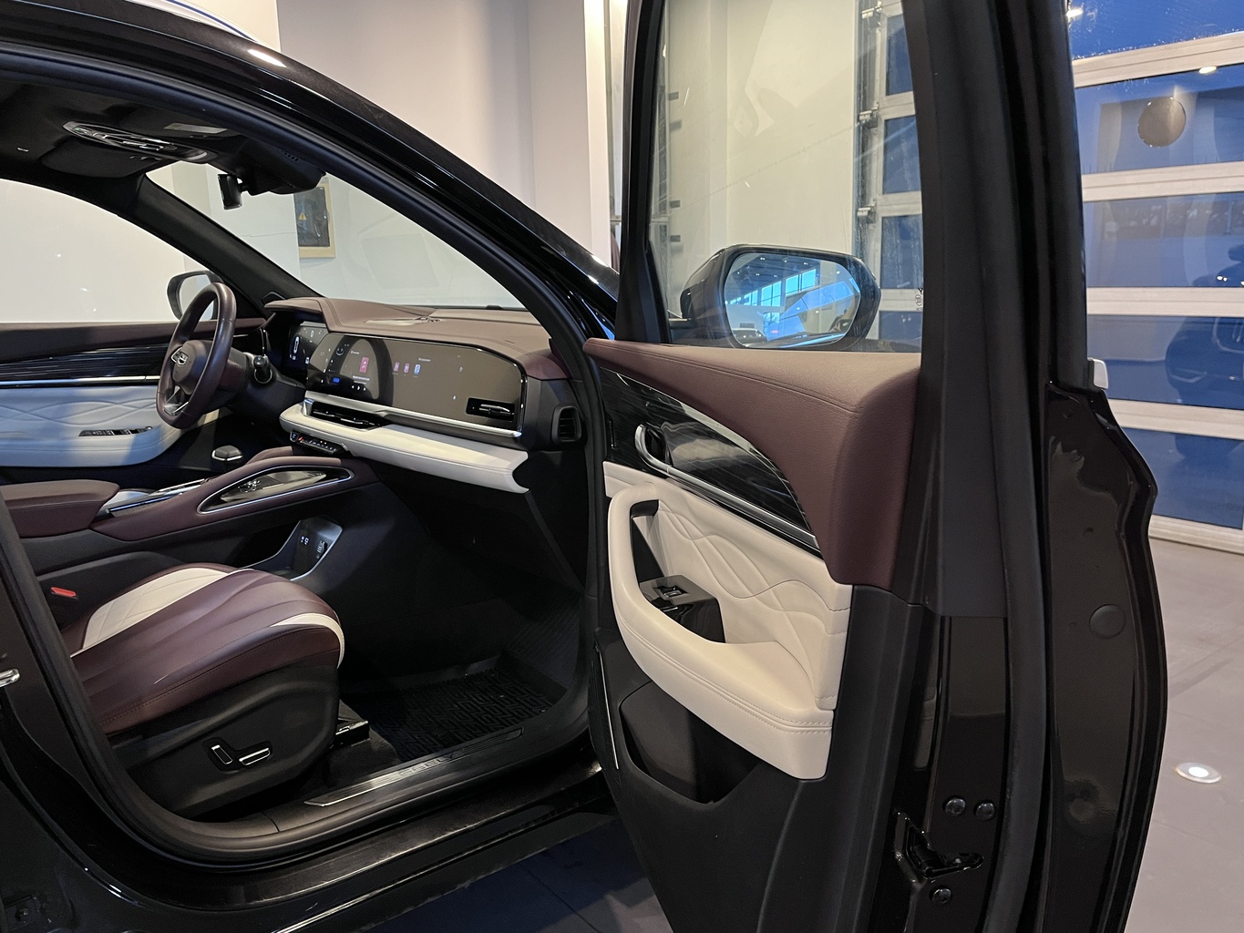 GEELY MONJARO (KX11)