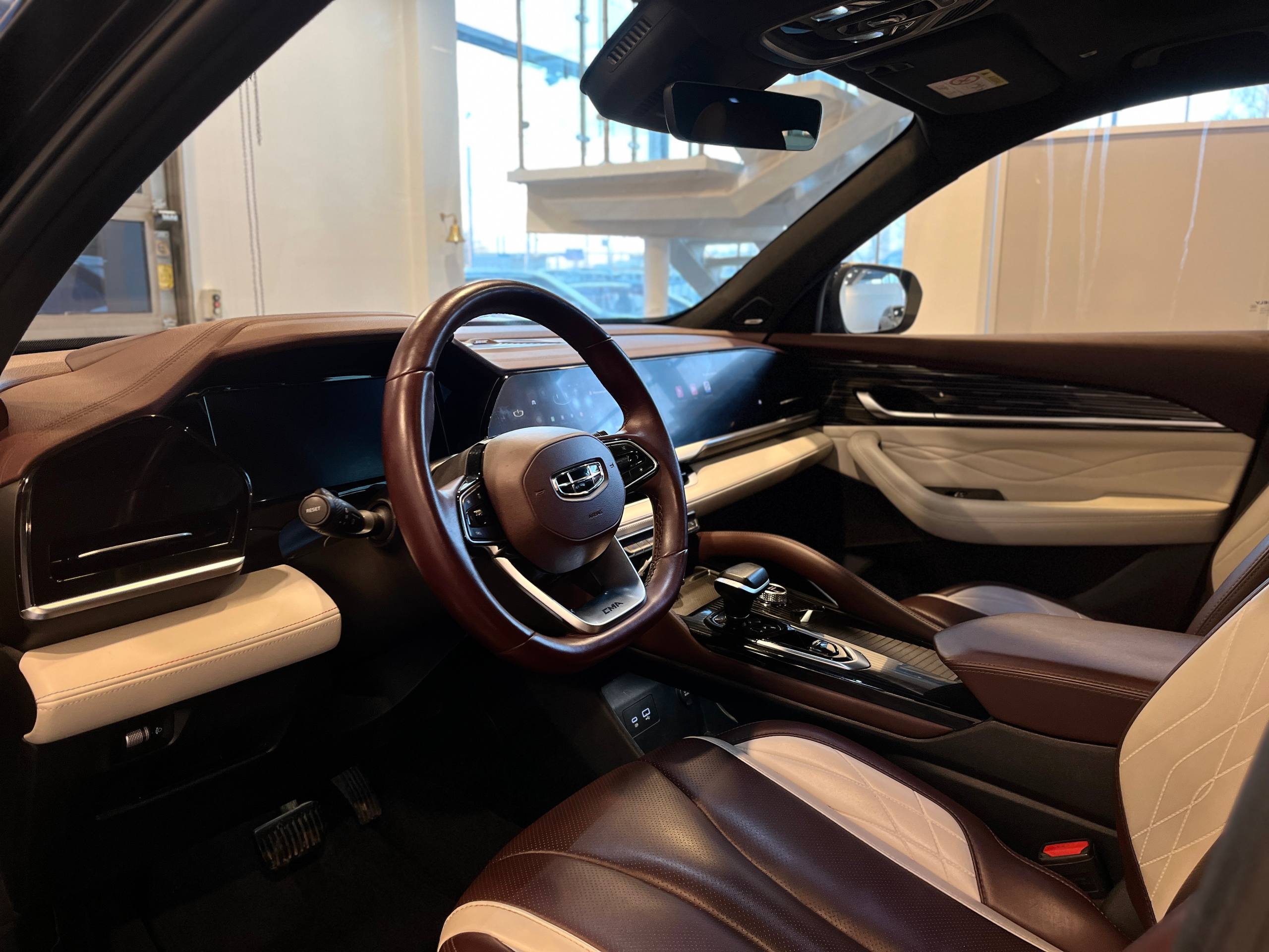 GEELY MONJARO (KX11)