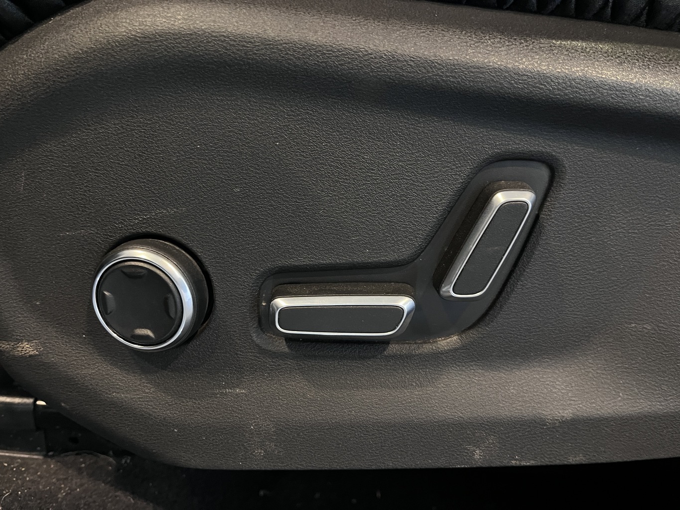 GEELY MONJARO (KX11)