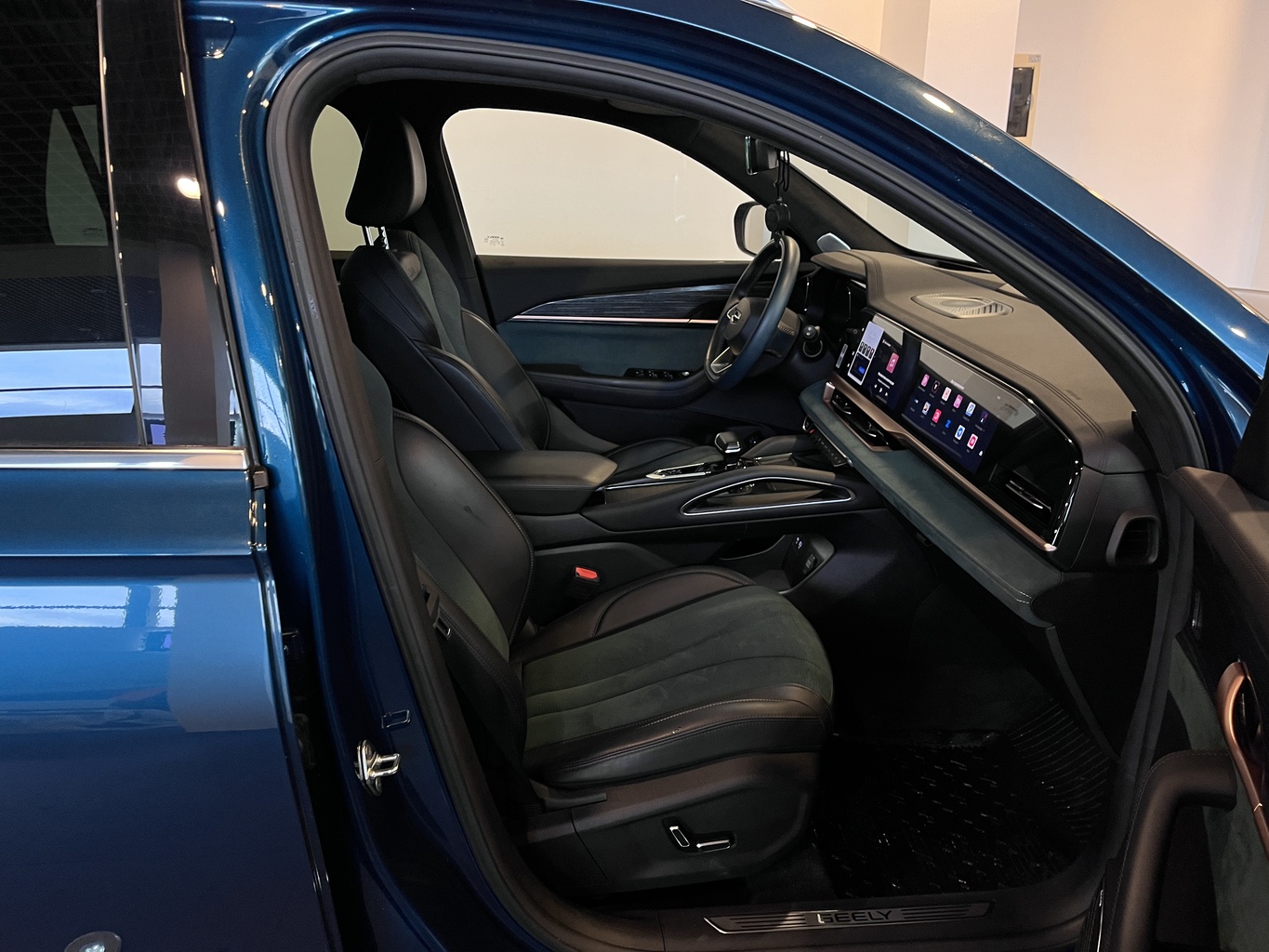 GEELY MONJARO (KX11)
