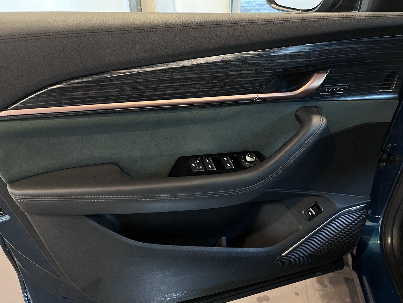 GEELY MONJARO (KX11)