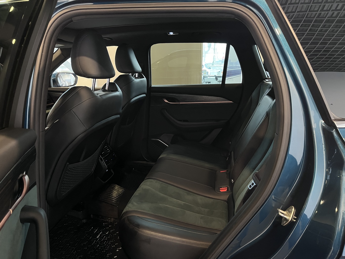 GEELY MONJARO (KX11)