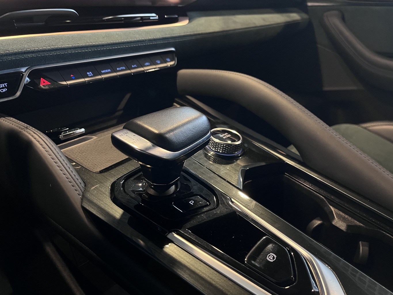 GEELY MONJARO (KX11)