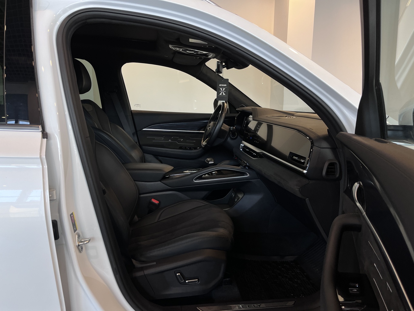 GEELY MONJARO (KX11)