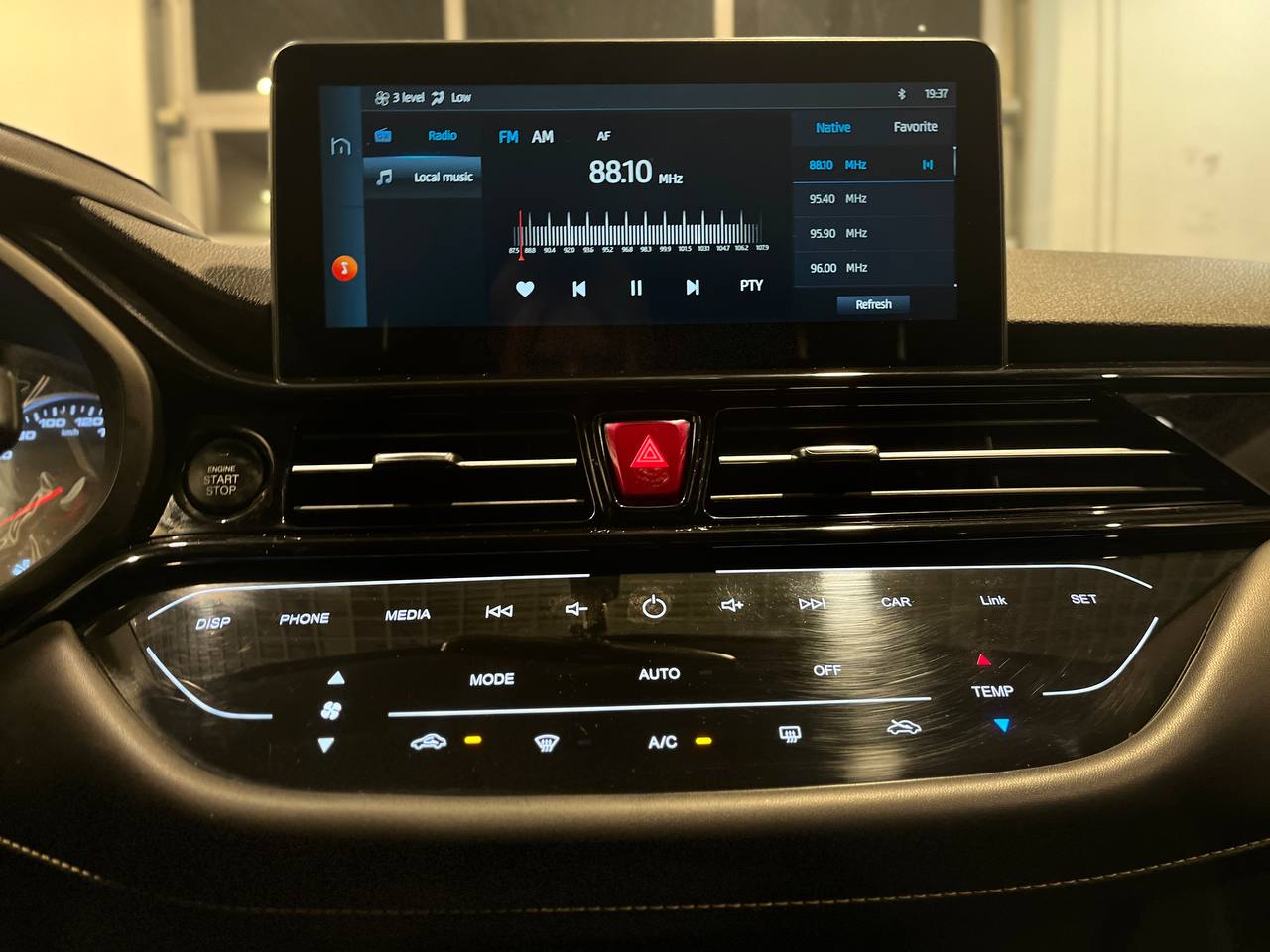 JAC JS4