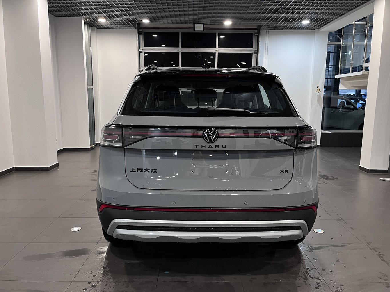 VOLKSWAGEN THARU