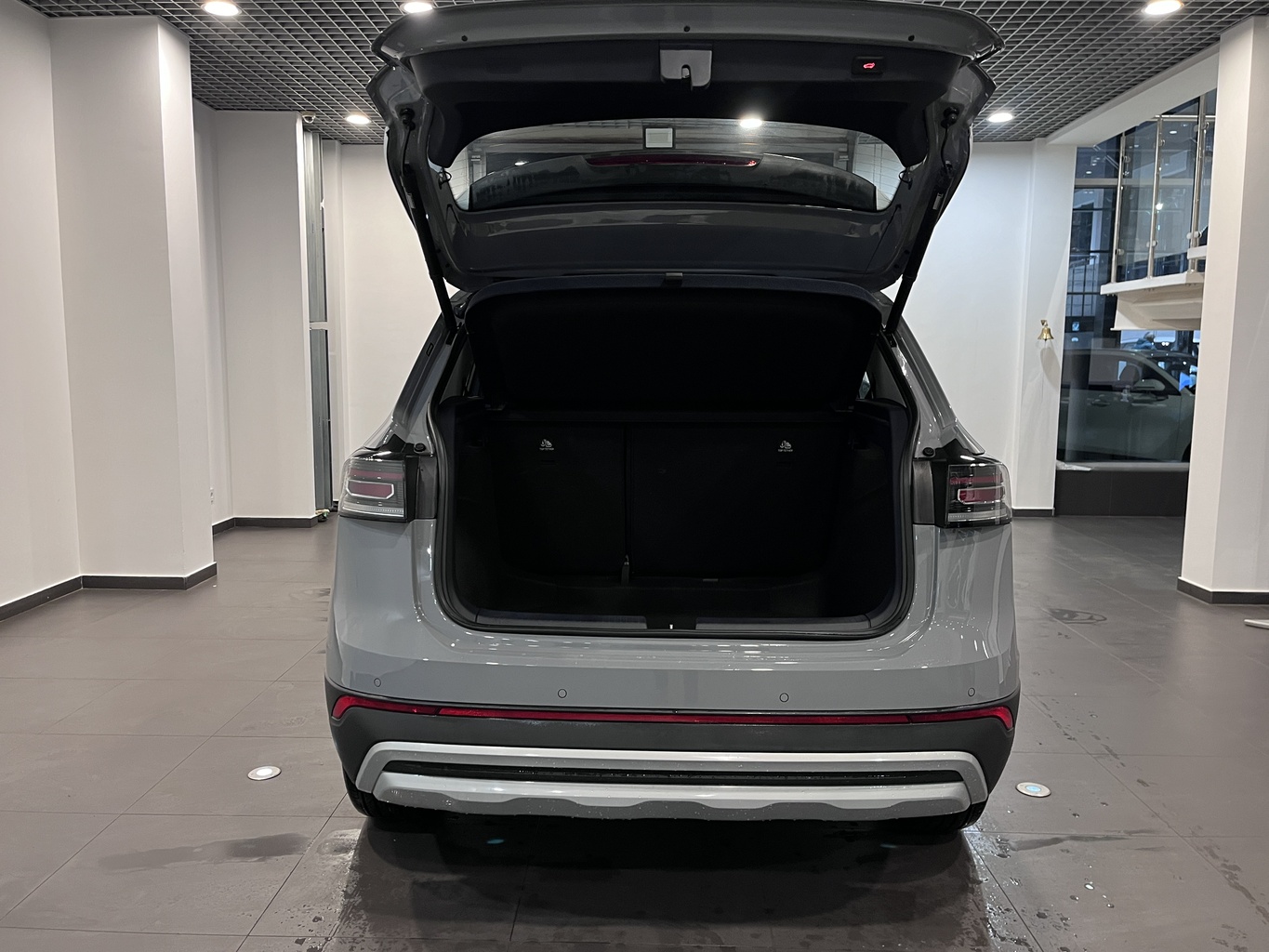 VOLKSWAGEN THARU
