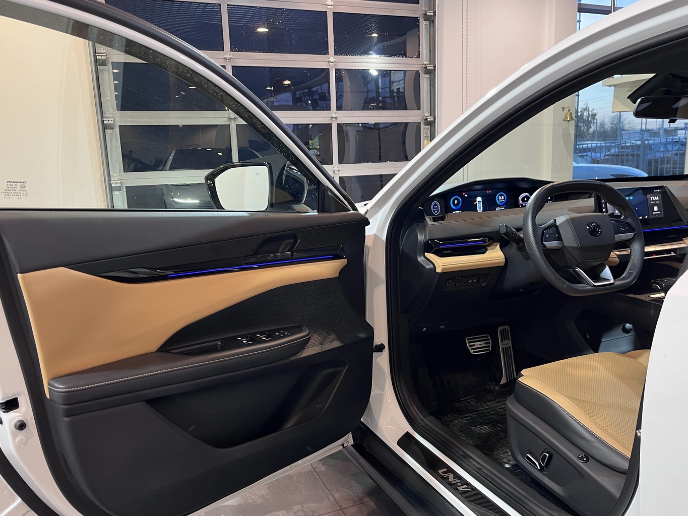 CHANGAN UNI-V