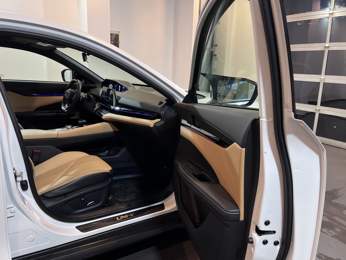 CHANGAN UNI-V