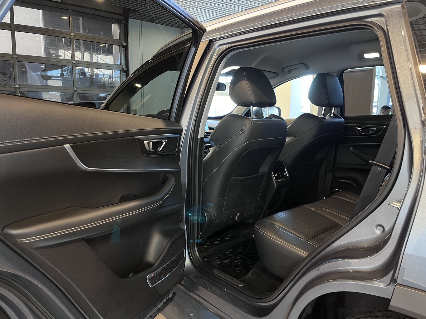 CHERY TIGGO 8