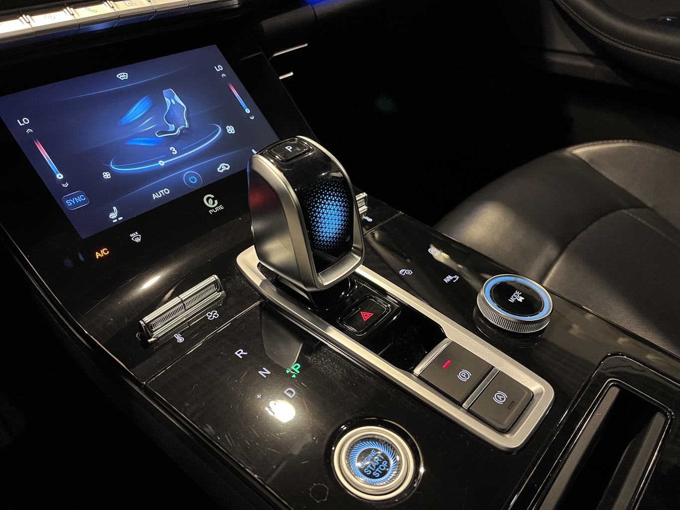 CHERY TIGGO 8