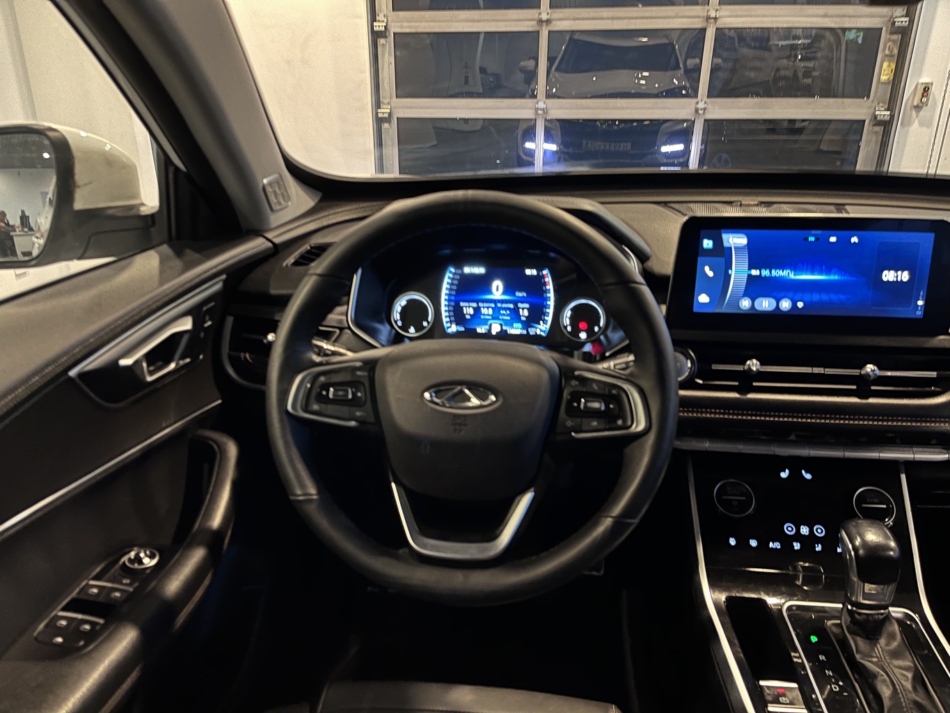 CHERY TIGGO 8