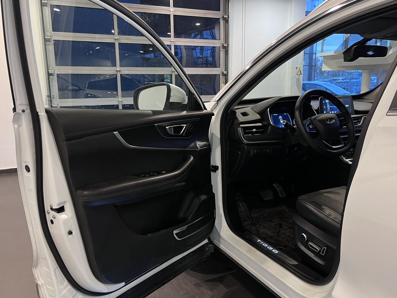 CHERY TIGGO 8