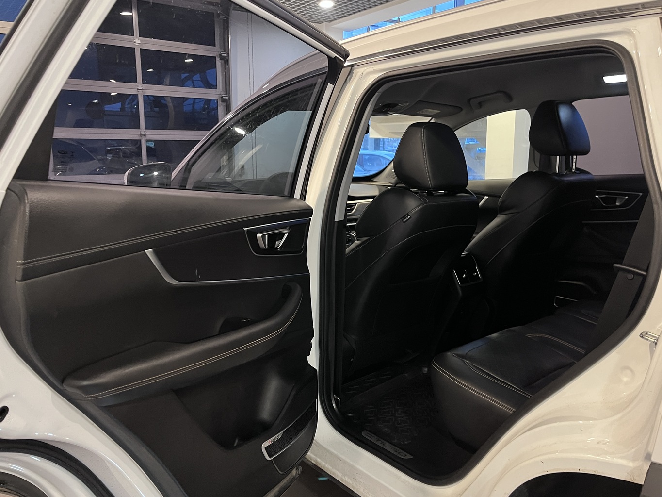 CHERY TIGGO 8