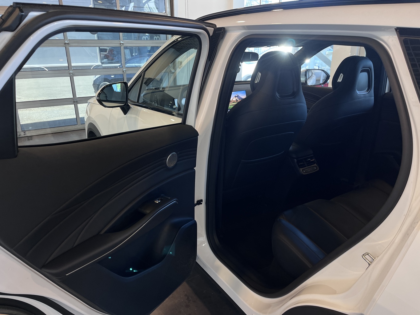 OMODA C7